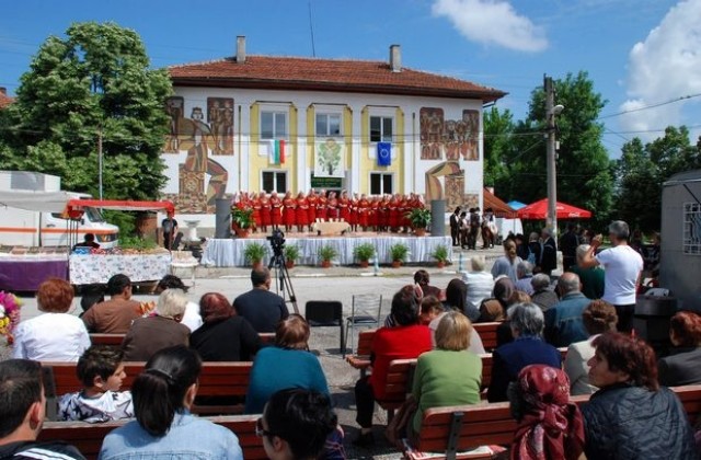 Село Крепост празнува, 101 каба гайди взеха наградата му