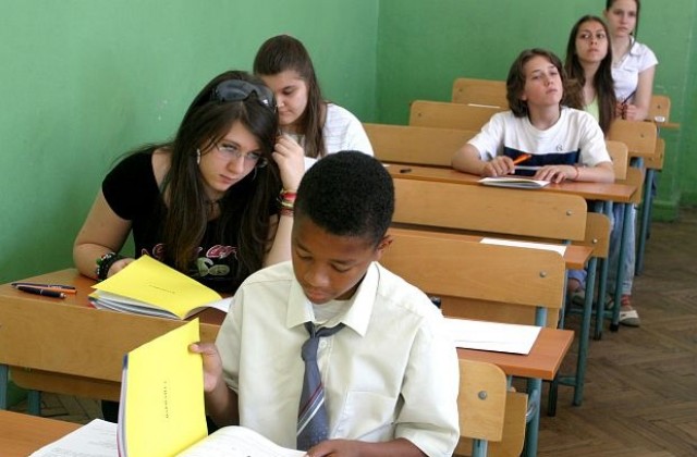Учени искат в училище да се изучава предмет „Гражданско образование”