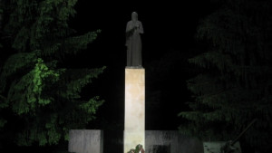 Осветиха паметника Майка България в Златарица