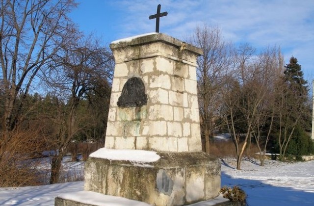 Откриват обновен паметник на румънските воини