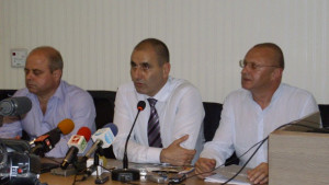 Министър Цветанов похвали общинските съветници от ГЕРБ връчва карти на