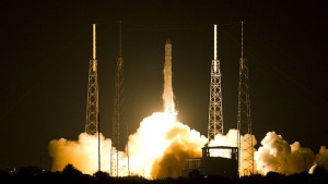 Успешен старт на първата частна космическа капсула