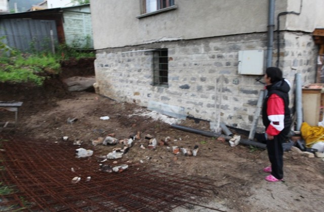 Общината осигурява подслон за хората, които не могат да се върнат по домовете си в Перник