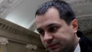Калин Каменов ще чете приказки на децата от Дом Детелина