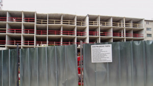 Подновиха строителството на прословутия блок 108