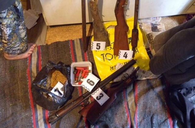 Незаконен боен арсенал разкриха криминалисти от Ардино