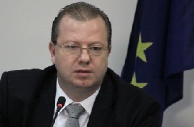 Режат заместници на шефа на НАП, остават само двама