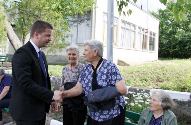 Кметът на Стара Загора посети село Самуилово за празника