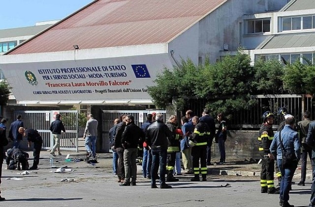 Италианските власти още търсят отговорните за атентата в Бриндизи