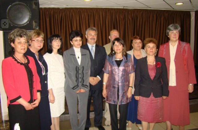 Кметът на Монтана отличи учители и културни дейци за 24 май