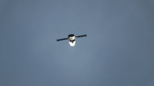 Дракон направи успешно пробно сближаване с МКС