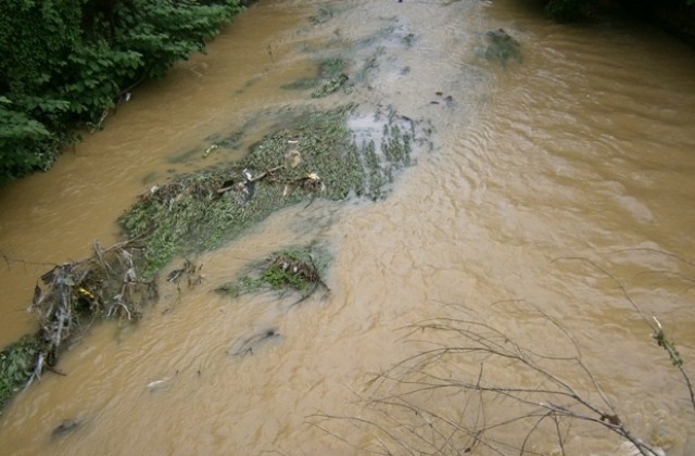 Интензивните валежи нанесоха щети и в Габровско