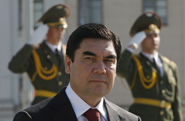 Министър в Туркменистан беше уволнен заради високите цени на самолетното гориво