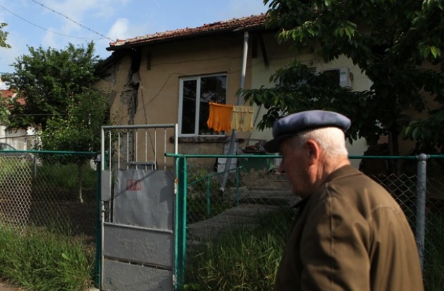 Над 2000 молби са подали перничани за обезщетения след труса