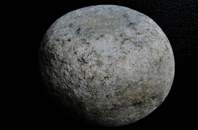 Астероид с размерите на 6-етажен блок прелетя край Земята