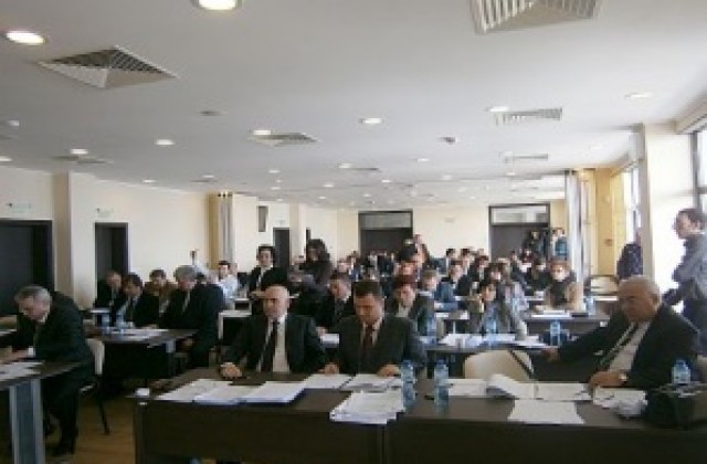 Финансов отчет  на „Черноморец”  пред съветниците през юни