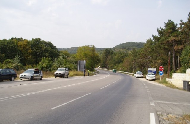 Заради свлачище затвориха част от пътя Варна - Добрич