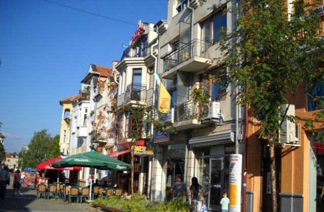 По проект изграждат кът за отдих в жилищен комплекс в Севлиево