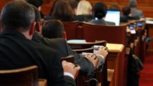 Депутатите приеха новия закон за виното и спиртните напитки