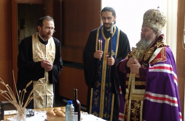 Молебен за избавление от земетресения и наводнения отслужи дядо Григорий