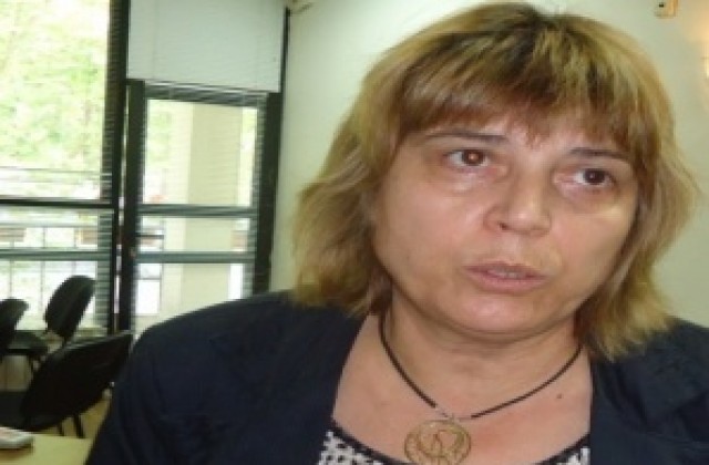 Мария Димитрова: Ще стане страшно, ако намалят заплатите на общинските съветници