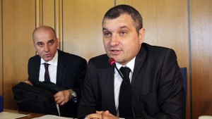 Проверяват за незаконни базови станции на мобилните оператори в София