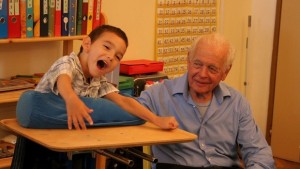 Ученици зарадваха децата от Карин дом за 1 юни