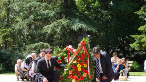Рецитал и венци за Ботев в Димитровград