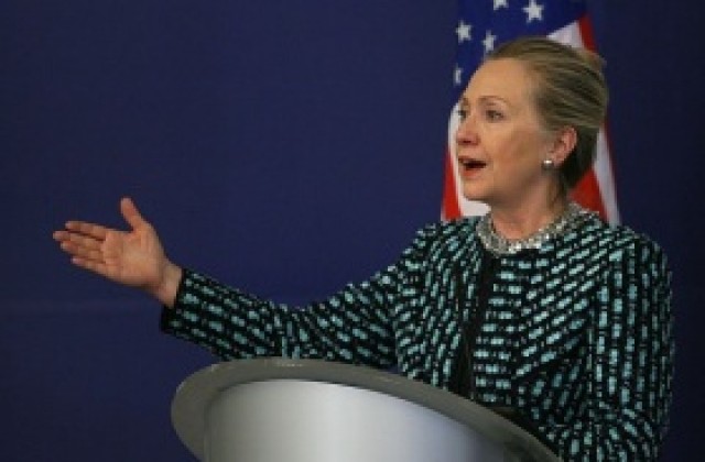 Клинтън призова Европа отново да се движи на пълна скорост