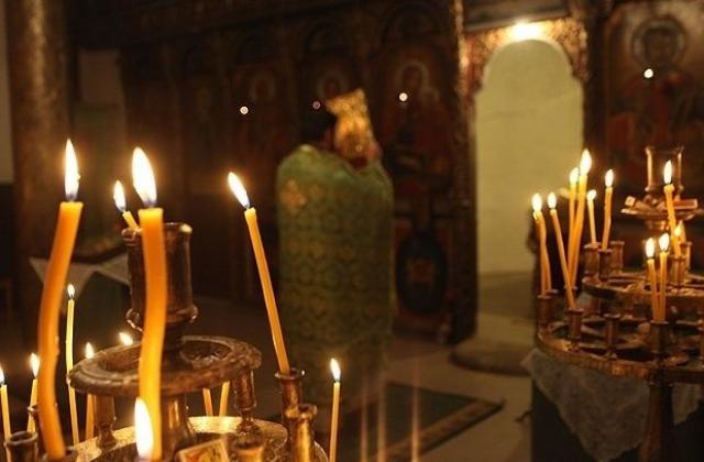 Църквата отбелязва Свети Дух