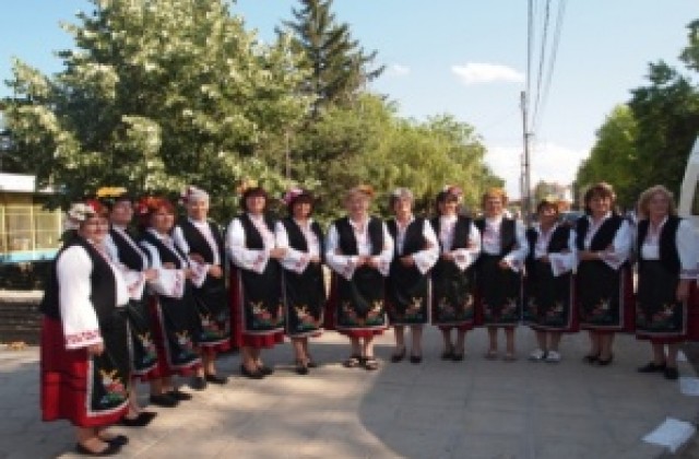 Над 1500 души се надпяваха и надсвирваха в Камено