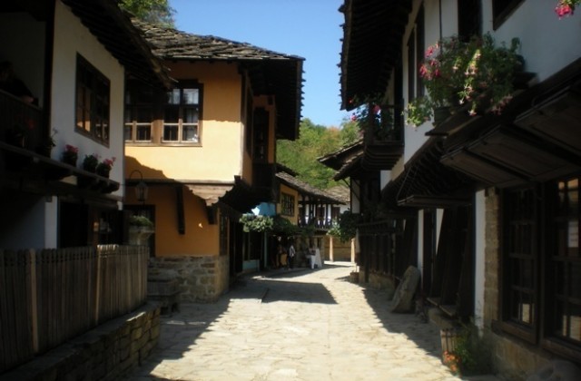 Изложба Спомен от детството в АЕК Етър