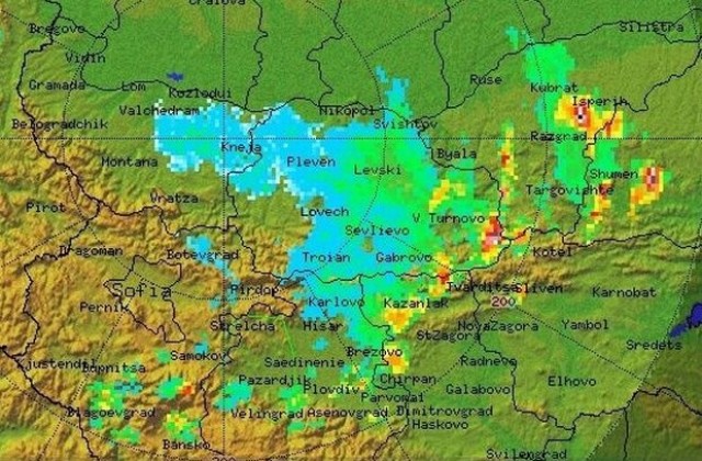 Силни гръмотевични бури  на места в страната
