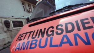 Бременна блъсна колата си в линейка