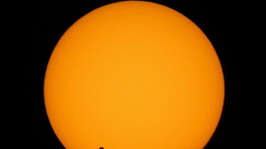 Светът ще наблюдава уникално явление Венера минава пред Слънцето