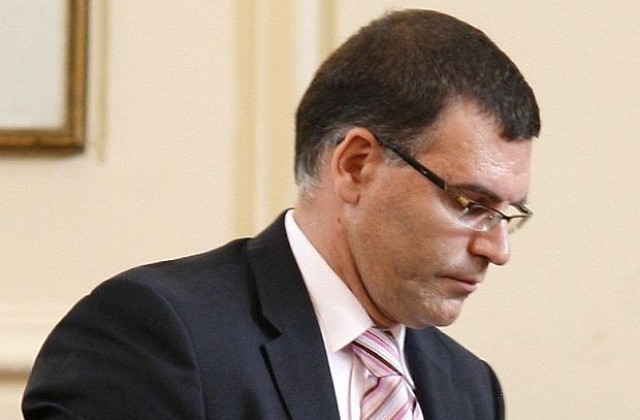 Кметицата на Перник няма причина да сочи с пръст към властта, отсече Дянков