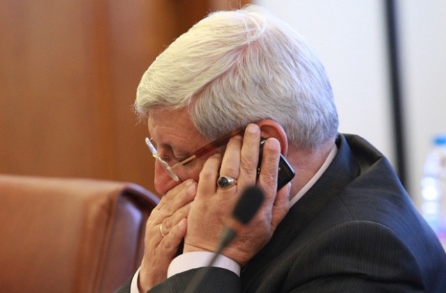 Намериха GSM в района на взривения цех, издавал нарушение на правилата