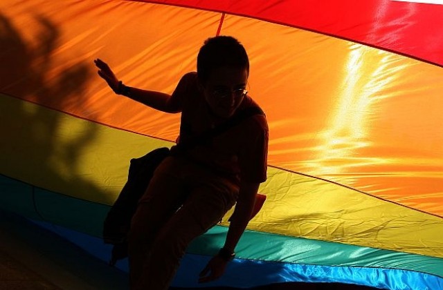 Разрешиха църковния брак между хомосексуалисти в Дания