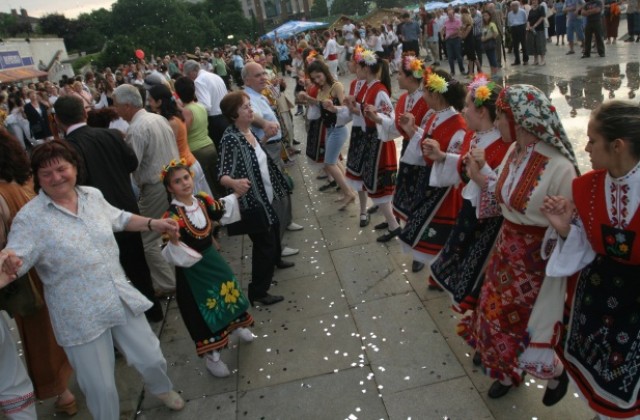 Община Варна спънала хорото за Гинес