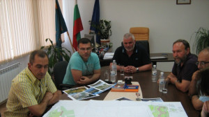 Дянков обеща бонуси за общините в напредък