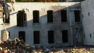 Ще опитат да разчистят развалините на Щампата