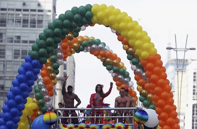 Сао Пауло отбеляза с парад правото на алтернативна сексуалност