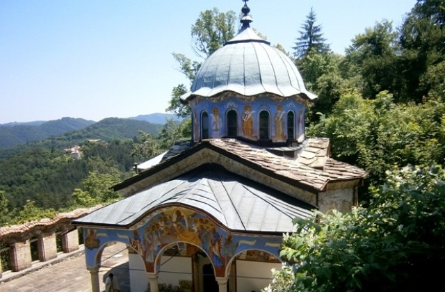 Започва Петровият пост