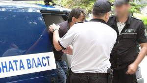 Изнасилвачът на 10годишното дете давал пари на майката за да