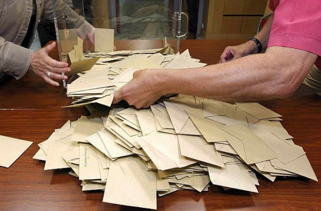 Сама или със Зелените ще управлява френската левица - ще покаже вторият тур на изборите