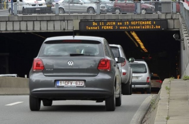 Автомобили предотвратяват катастрофи, говорейки помежду си