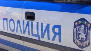Велосипедист пострада от изпреварваща го кола