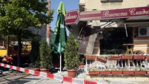 До края на юли ремонтират сградата която вчера пропадна в