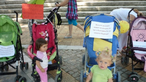 Майките в Левски отново протестираха