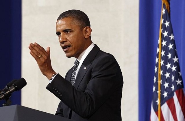 Прочути приятели помагат на Обама за кампанията му, но това има цена